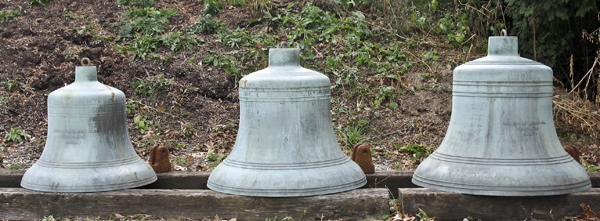 33inch, 39inch, 42inch peal of Meneely's cast in 1903
Stationary mount